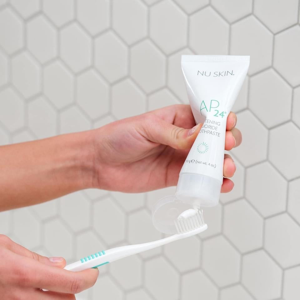 AP 24 Whitening Fluoride Toothpaste